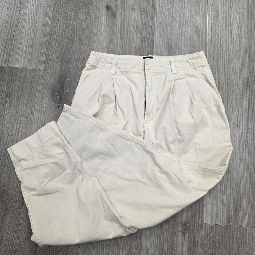 Women' Beige Pleated GAP Pants‎ Size 10
